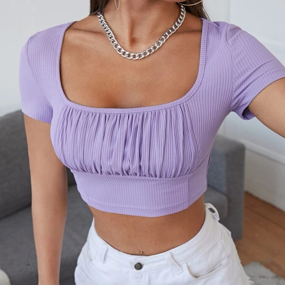 Qutie ruched bust crop tee